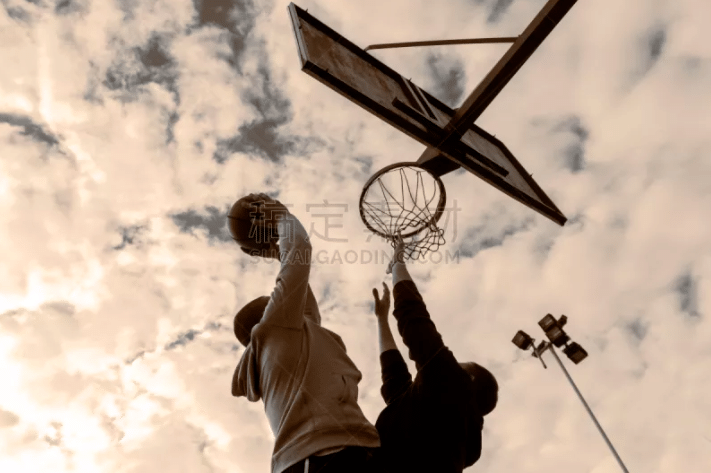 皇马vs曼城大名单：维尼修斯、姆巴佩领衔！吕迪格、卡马文加在列